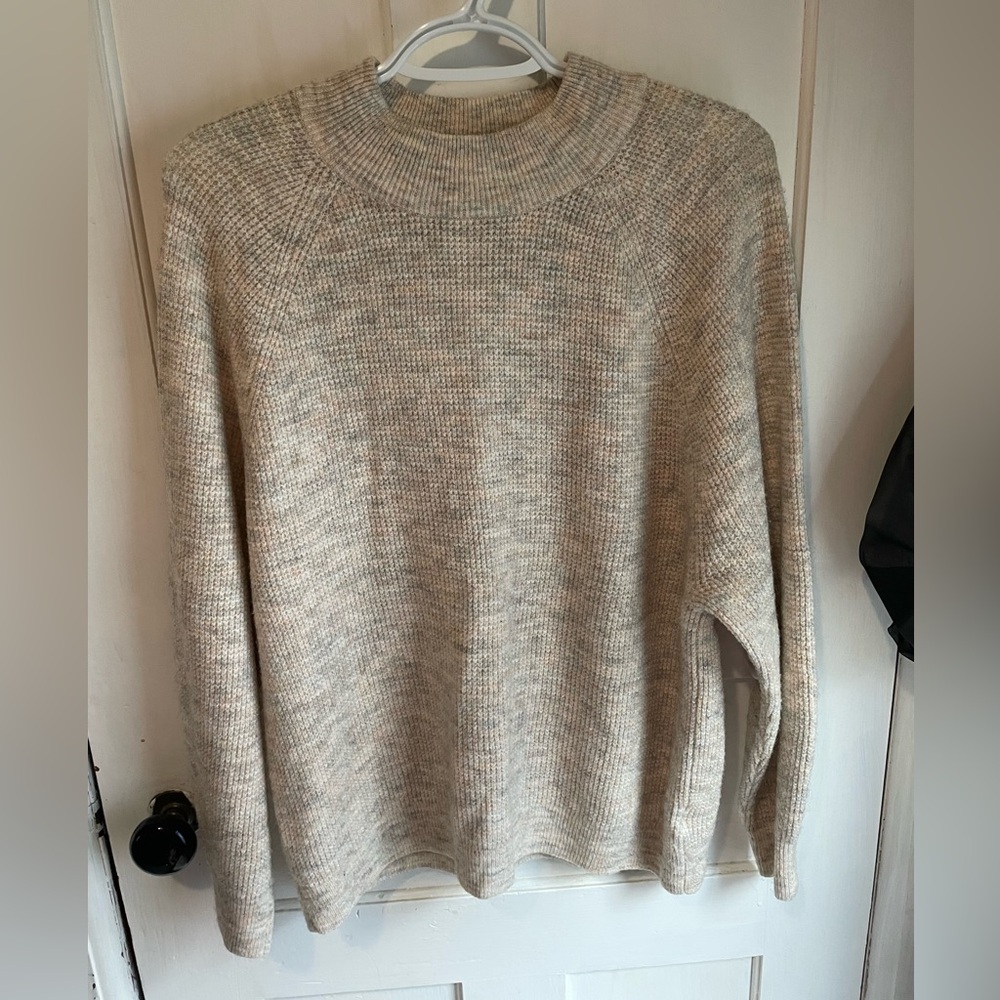 GAP Cream Crewneck Sweater Soft Knit